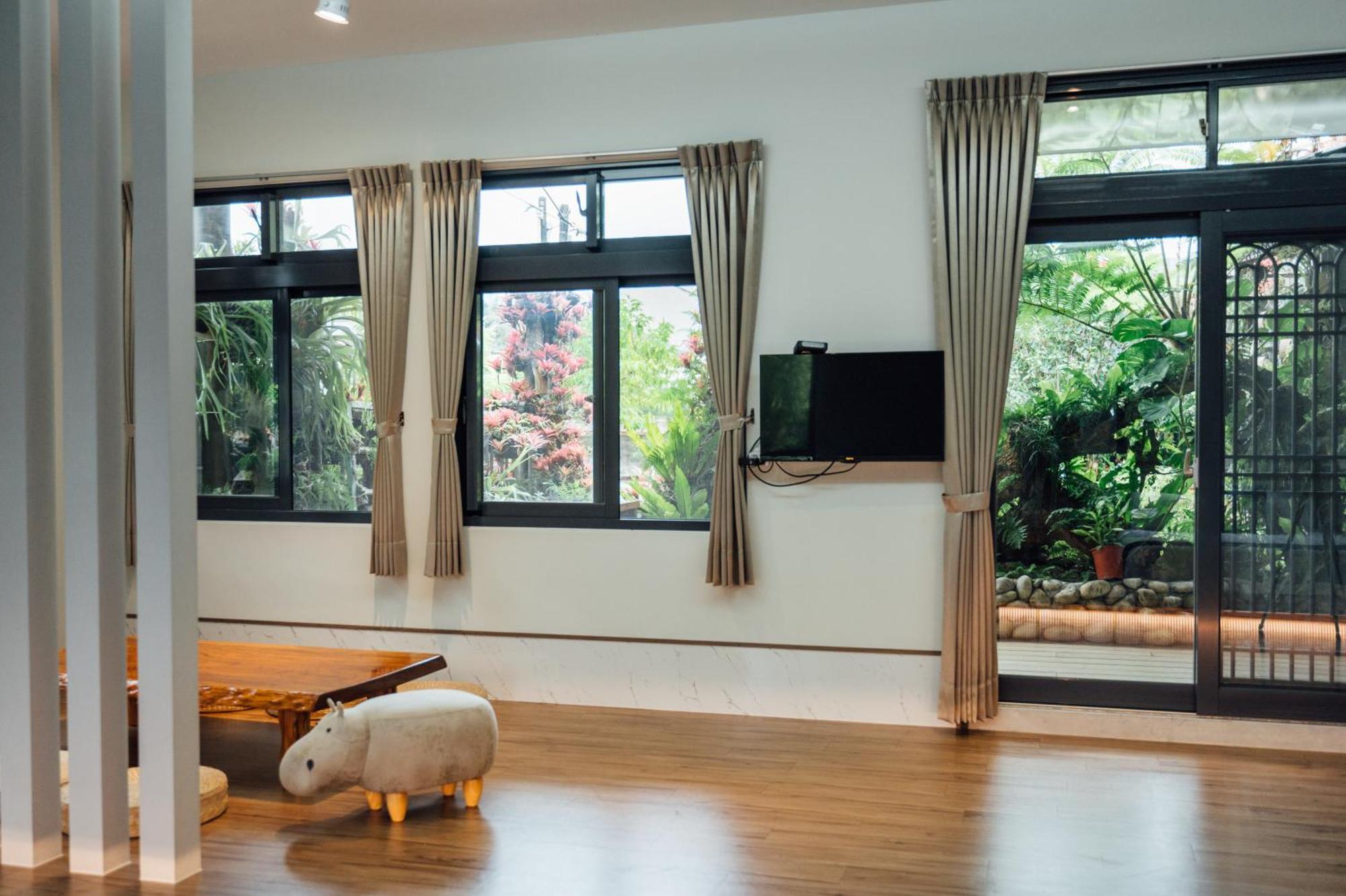 蘊慢築 茶花藝主題民宿 Yun Man Zhu Homestay Gongguan Exterior foto